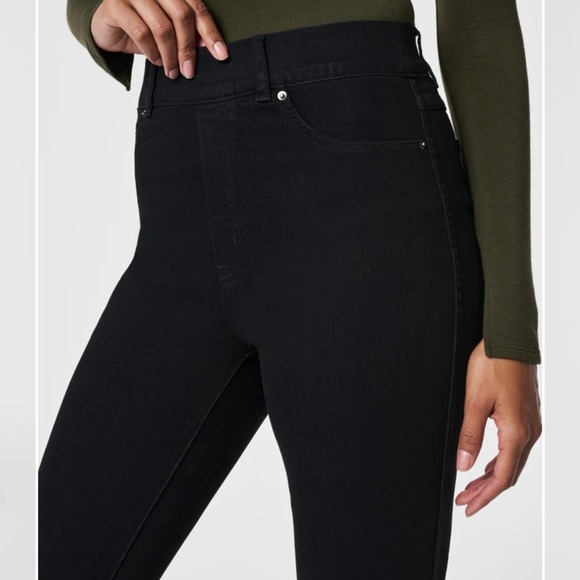 SPANX High Rise Pull On Elastic Waistband Jegging Style Jeans Black Size Medium - Picture 3 of 11